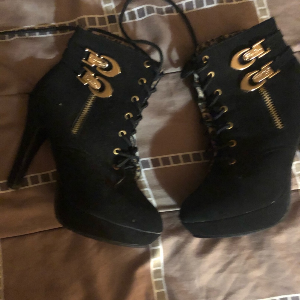 Cute comfy ankle heeled boots